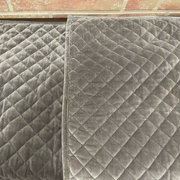 Restoration Hardware RH Velvet Euro Pillow Sham Cover Gray 26 X 26 Set of 2 - Picture 1 of 7